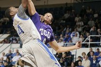 华体会在线登录-篮球运动员专项技能动作捕捉技术的创新应用研究，篮球运动中运动员采用的各种脚步动作统称为移动技术