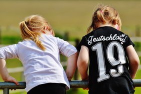 华体会网址-女子接力再创新高 赛场沸腾，女子4×100接力决赛